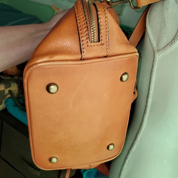 PRATESI EUC DRAWSTRING LEATHER BUCKET BAG - Picture 8 of 10